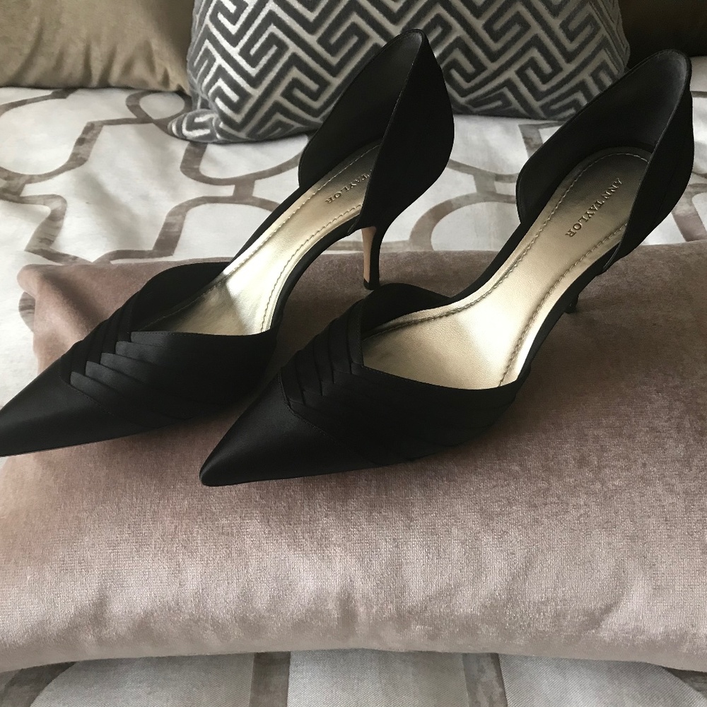 Ann Taylor Satin D’Orsay pumps in black